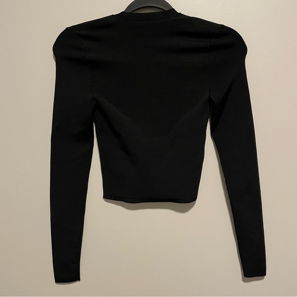 Alice + Olivia Gita Cropped Sweater in Black - Picture 4 of 8